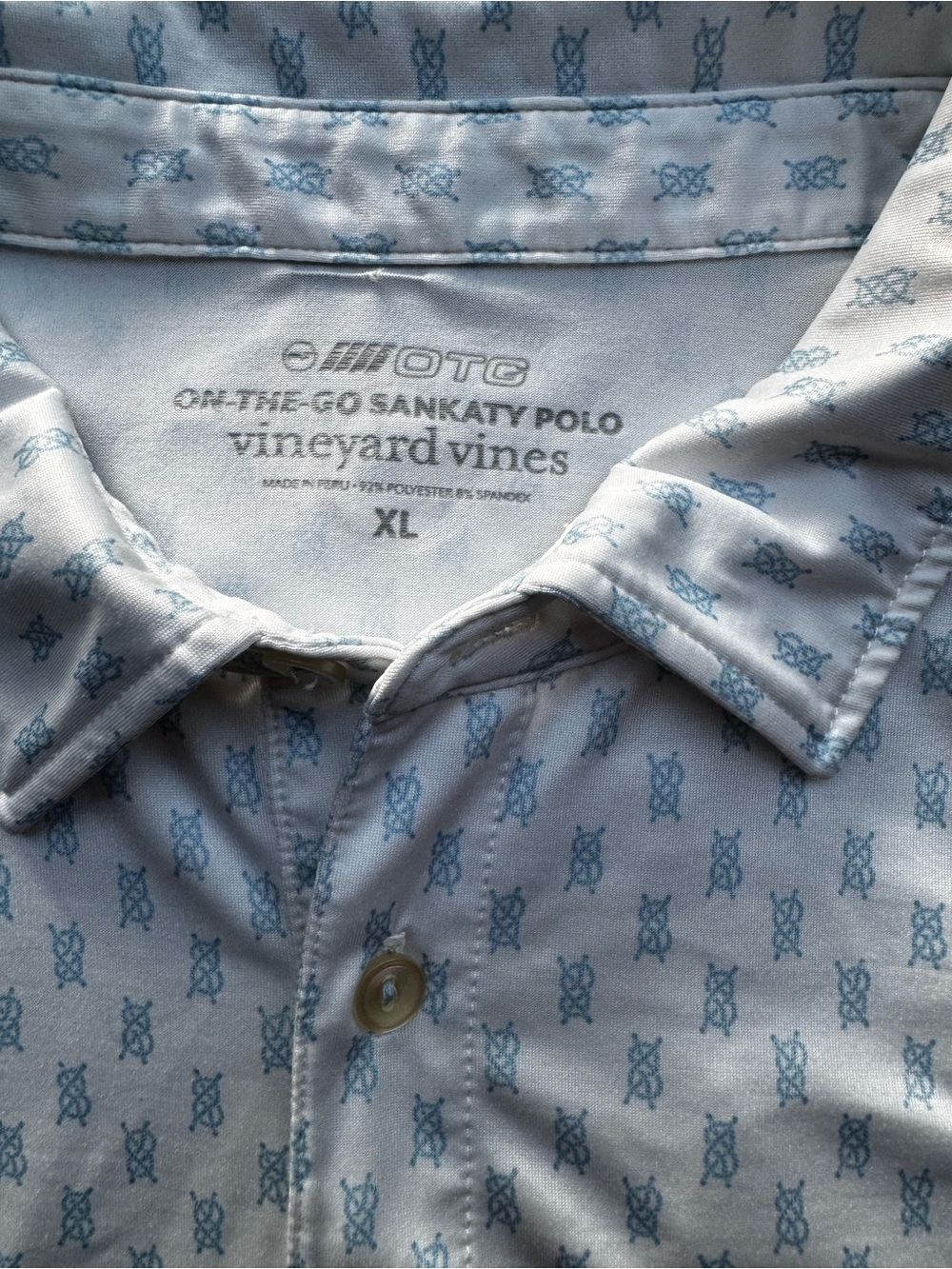 Vineyard Vines Performance Men’s White Polo with Light Blue Micro-Print - Picture 2 of 6